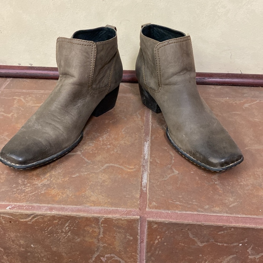 Born Rachelle Women's Brown Ankle Boots - Picture 4 of 7